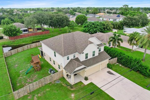 Casa en alquiler en Port St. Lucie, Florida, 5 dormitorios, 298.4 m2 № 2268390 - foto 2