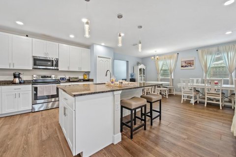 Casa en alquiler en Port St. Lucie, Florida, 5 dormitorios, 298.4 m2 № 2268390 - foto 12