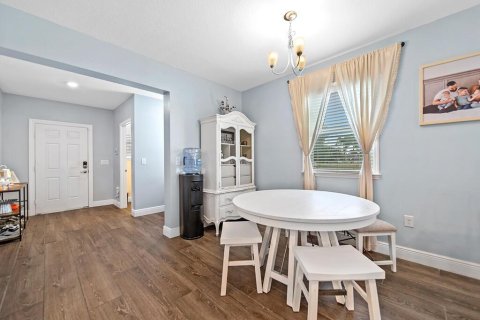 Casa en alquiler en Port St. Lucie, Florida, 5 dormitorios, 298.4 m2 № 2268390 - foto 10