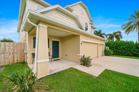 Casa en alquiler en Port St. Lucie, Florida, 5 dormitorios, 298.4 m2 № 2268390 - foto 4