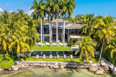 Villa ou maison à louer à Key Biscayne, Floride: 8 chambres, 1024.53 m2 № 1981648 - photo 1