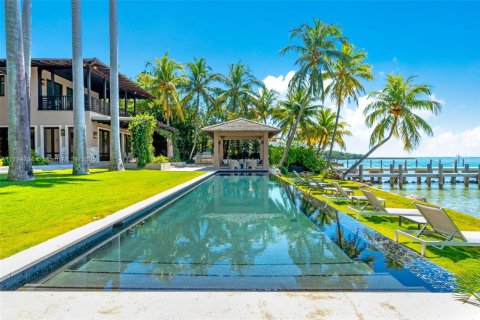Villa ou maison à louer à Key Biscayne, Floride: 8 chambres, 1024.53 m2 № 1981648 - photo 3