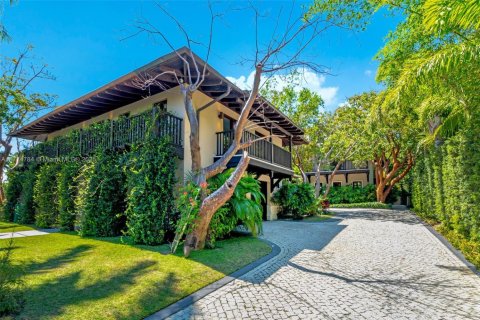 Villa ou maison à louer à Key Biscayne, Floride: 8 chambres, 1024.53 m2 № 1981648 - photo 30
