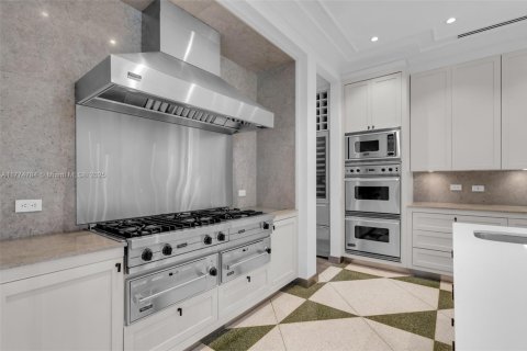 Villa ou maison à louer à Key Biscayne, Floride: 8 chambres, 1024.53 m2 № 1981648 - photo 14