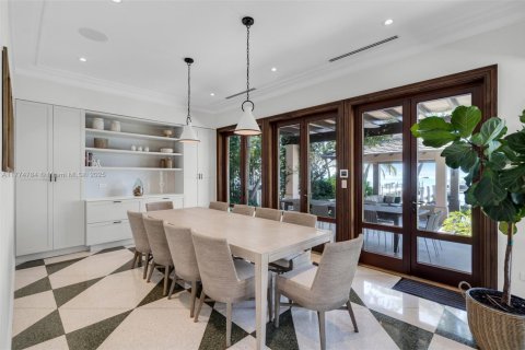 Villa ou maison à louer à Key Biscayne, Floride: 8 chambres, 1024.53 m2 № 1981648 - photo 13