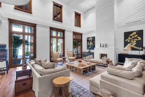 Villa ou maison à louer à Key Biscayne, Floride: 8 chambres, 1024.53 m2 № 1981648 - photo 8