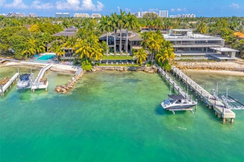 Villa ou maison à louer à Key Biscayne, Floride: 8 chambres, 1024.53 m2 № 1981648 - photo 2