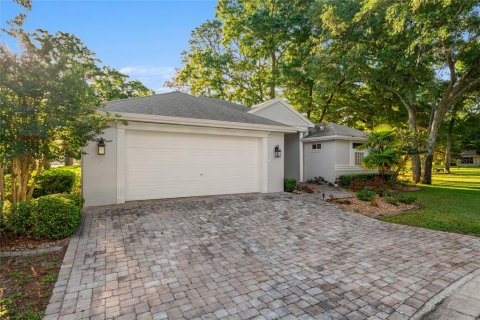 House in Ocala, Florida 3 bedrooms, 192.21 sq.m. № 2096319 - photo 2