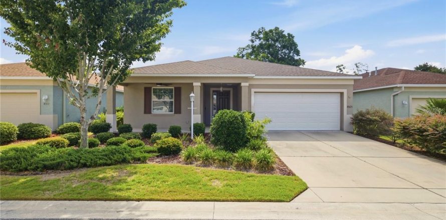 House in Ocala, Florida 3 bedrooms, 162.21 sq.m. № 2126049