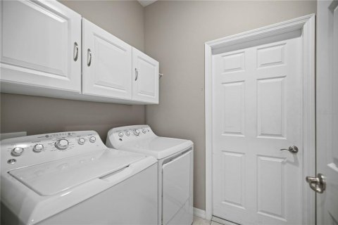 House in Ocala, Florida 3 bedrooms, 162.21 sq.m. № 2126049 - photo 15