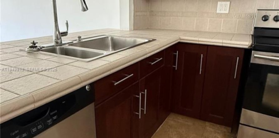 Condo à Miami, Floride, 1 chambre  № 1999230