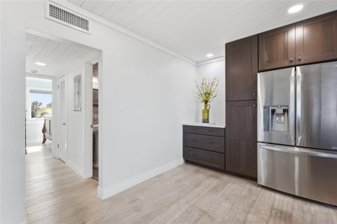 Condominio en venta en Sarasota, Florida, 2 dormitorios, 75.81 m2 № 2142346 - foto 11