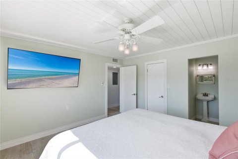 Condominio en venta en Sarasota, Florida, 2 dormitorios, 75.81 m2 № 2142346 - foto 13