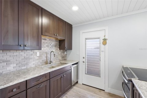 Condominio en venta en Sarasota, Florida, 2 dormitorios, 75.81 m2 № 2142346 - foto 8