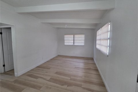 Купить виллу или дом в Тампа, Флорида 4 комнаты, 98.1м2, № 2225010 - фото 2