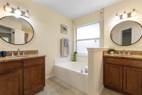 House in Palm Coast, Florida 4 bedrooms, 201.04 sq.m. № 1910062 - photo 29