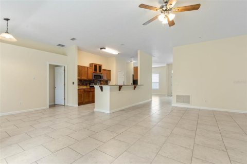 House in Palm Coast, Florida 4 bedrooms, 201.04 sq.m. № 1910062 - photo 16
