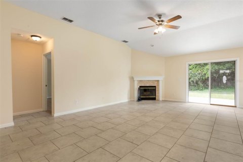 House in Palm Coast, Florida 4 bedrooms, 201.04 sq.m. № 1910062 - photo 11