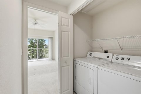 Townhouse in Punta Gorda, Florida 2 bedrooms, 107.21 sq.m. № 2215693 - photo 22