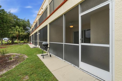 Townhouse in Punta Gorda, Florida 2 bedrooms, 107.21 sq.m. № 2215693 - photo 26