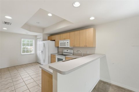 Townhouse in Punta Gorda, Florida 2 bedrooms, 107.21 sq.m. № 2215693 - photo 7