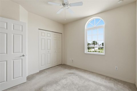 Townhouse in Punta Gorda, Florida 2 bedrooms, 107.21 sq.m. № 2215693 - photo 20