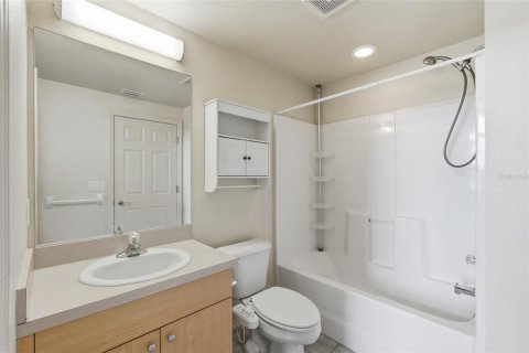 Townhouse in Punta Gorda, Florida 2 bedrooms, 107.21 sq.m. № 2215693 - photo 21