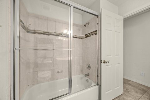 Casa en venta en Port St. Lucie, Florida, 4 dormitorios, 181.25 m2 № 2385480 - foto 2