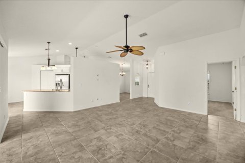 Casa en venta en Port St. Lucie, Florida, 4 dormitorios, 181.25 m2 № 2385480 - foto 11