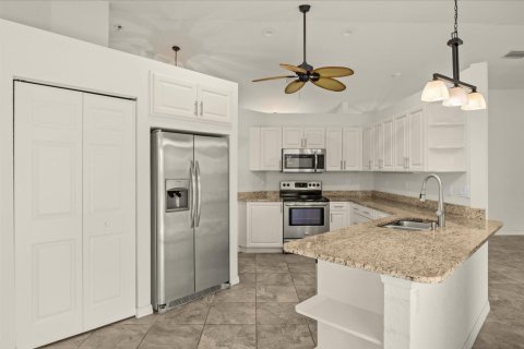 Casa en venta en Port St. Lucie, Florida, 4 dormitorios, 181.25 m2 № 2385480 - foto 15