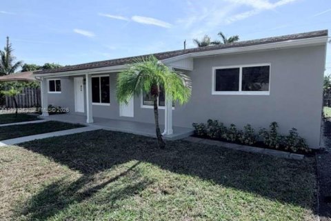 House in Boynton Beach, Florida 2 bedrooms, 145.48 sq.m. № 1995973 - photo 12