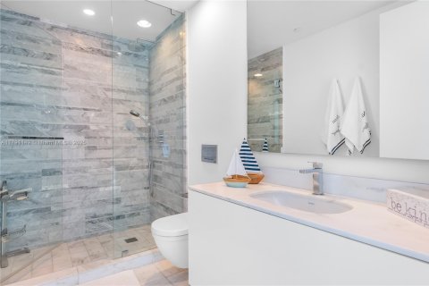 Condo in Bal Harbour, Florida, 2 bedrooms  № 1863473 - photo 18