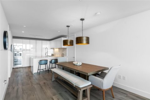 Condo in Bal Harbour, Florida, 2 bedrooms  № 1863473 - photo 11