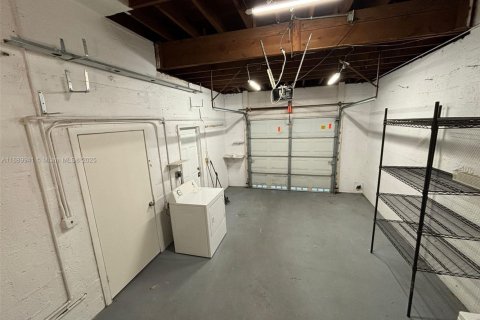 Купить виллу или дом в Серфсайд, Флорида 3 спальни, 147.16м2, № 1957455 - фото 16