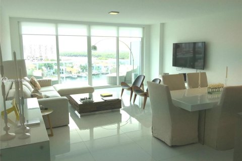 Copropriété à vendre à Sunny Isles Beach, Floride: 3 chambres, 158.4 m2 № 1934769 - photo 4
