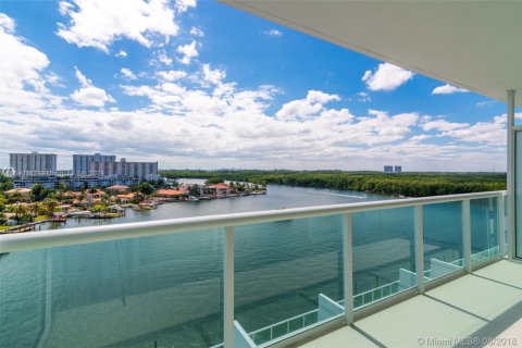 Copropriété à vendre à Sunny Isles Beach, Floride: 3 chambres, 158.4 m2 № 1934769 - photo 15