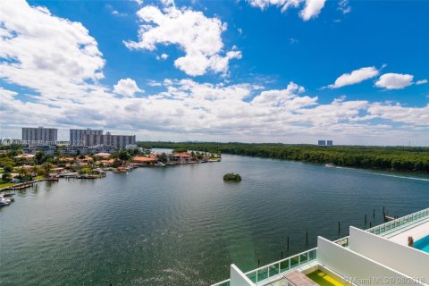 Copropriété à vendre à Sunny Isles Beach, Floride: 3 chambres, 158.4 m2 № 1934769 - photo 16