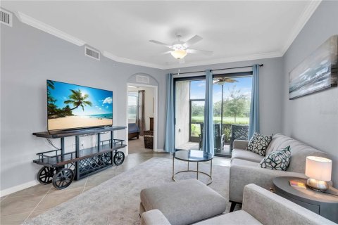 Condo in Bradenton, Florida, 3 bedrooms in LAKEWOOD NATIONAL  № 1386619 - photo 7