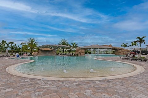 Condo in Bradenton, Florida, 3 bedrooms in LAKEWOOD NATIONAL  № 1386619 - photo 27