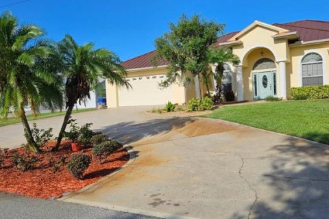 House in Lake Placid, Florida 3 bedrooms, 252.42 sq.m. № 1808515 - photo 2
