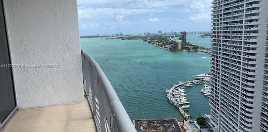 Condo in Miami, Florida, 1 bedroom № 1704453