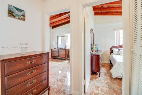 House in Miami, Florida 3 bedrooms, 82.5 sq.m. № 1944802 - photo 11