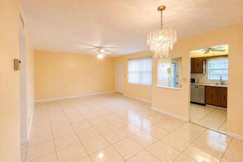 Copropriété à louer à Hollywood, Floride: 2 chambres, 89.93 m2 № 2268263 - photo 8