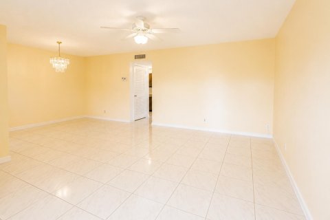 Copropriété à louer à Hollywood, Floride: 2 chambres, 89.93 m2 № 2268263 - photo 4