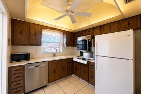Copropriété à louer à Hollywood, Floride: 2 chambres, 89.93 m2 № 2268263 - photo 6