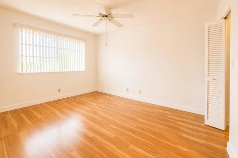 Copropriété à louer à Hollywood, Floride: 2 chambres, 89.93 m2 № 2268263 - photo 16