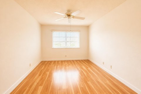 Copropriété à louer à Hollywood, Floride: 2 chambres, 89.93 m2 № 2268263 - photo 12