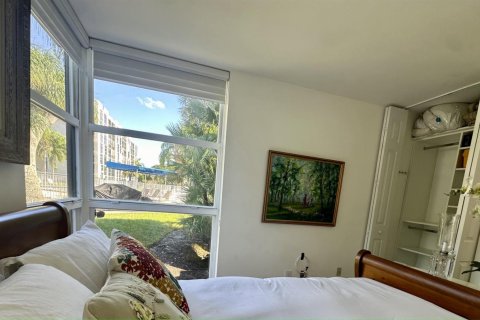 Condo in Boca Raton, Florida, 3 bedrooms  № 2261434 - photo 15