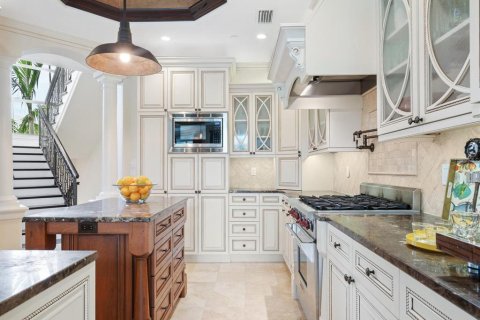 Купить виллу или дом в Сарасота, Флорида 15 комнат, 416.57м2, № 1733169 - фото 19