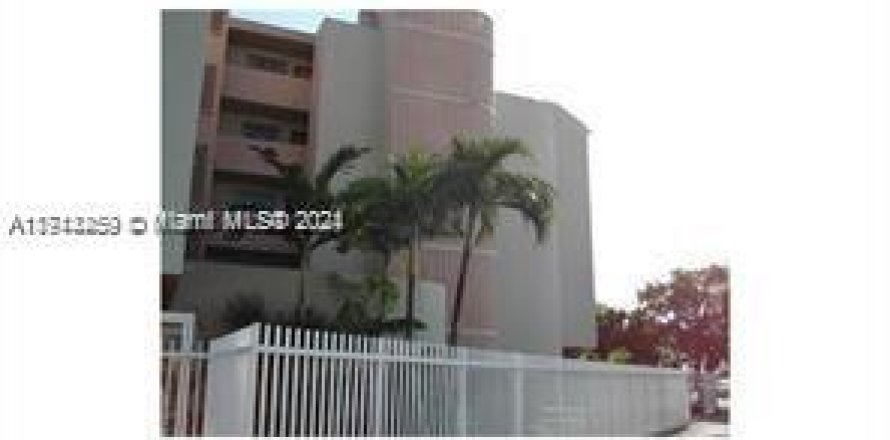 Studio à Condo à Miami Beach, Floride  № 1811505